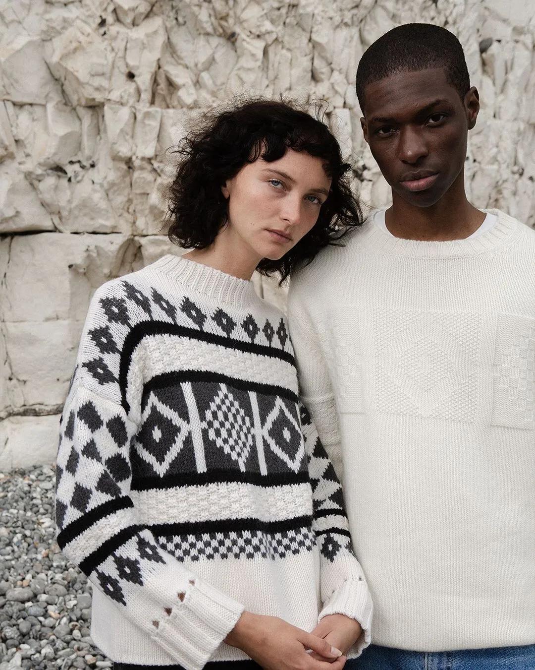 没想到!这3款“奶奶款毛衣”让姑娘们这么上头