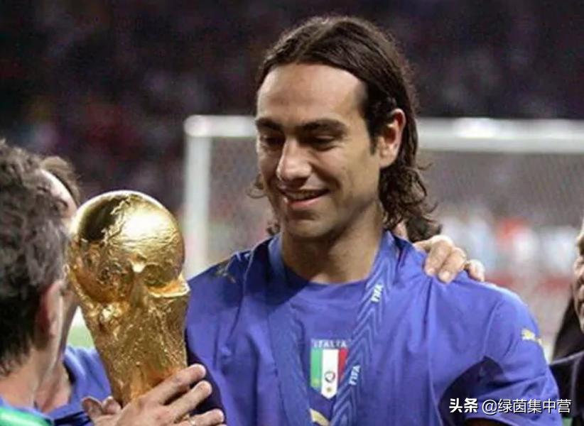 内斯塔受伤集锦高清图片,2006年世界杯内斯塔换下场图片