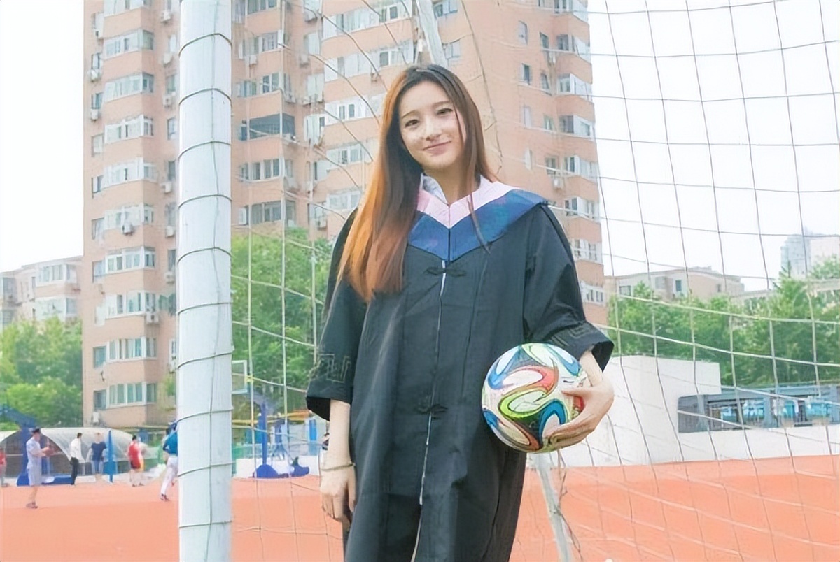 李思思马凡舒谁厉害,李思思9次上春晚