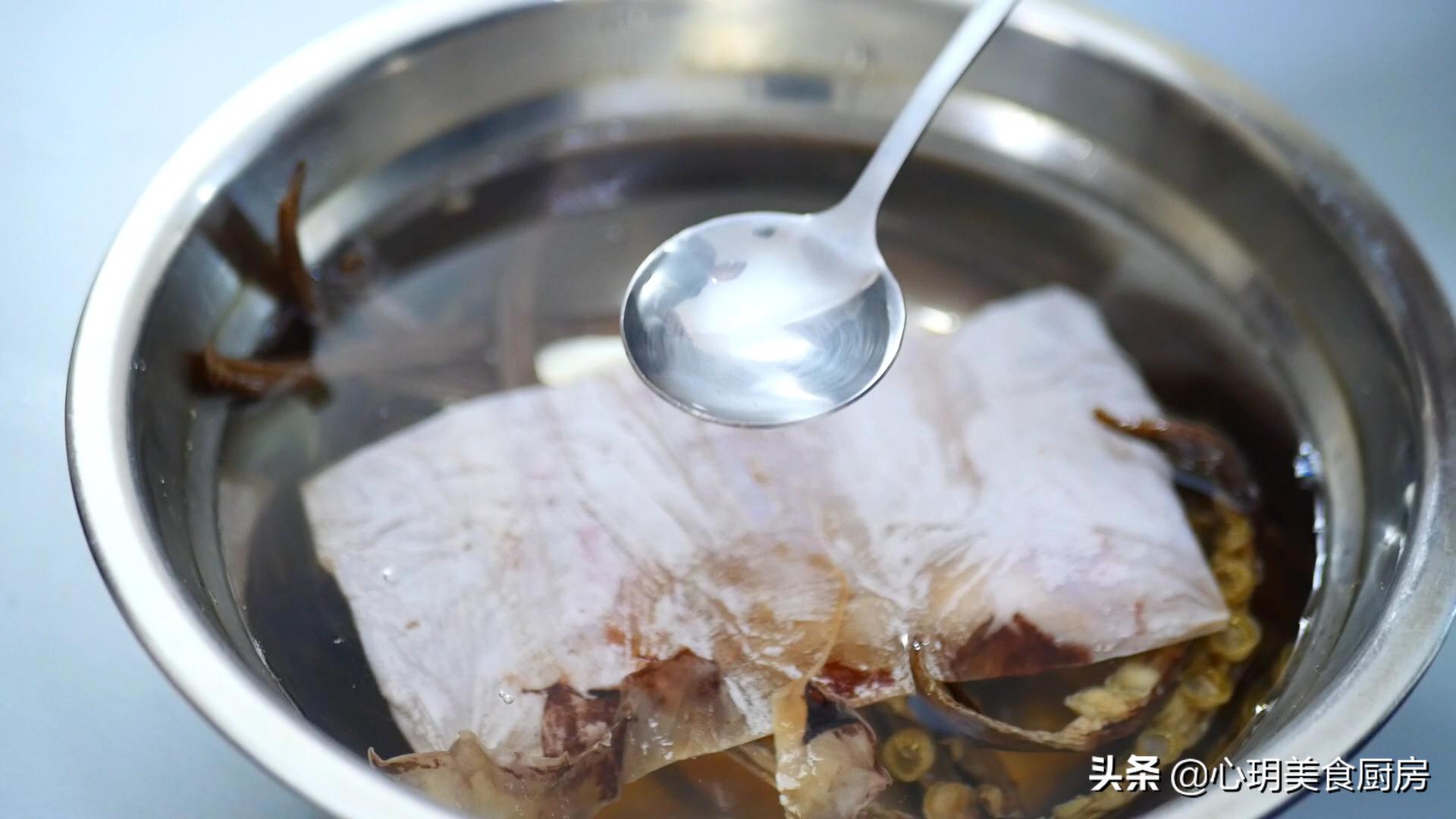 泡发的干墨鱼怎么做好吃,泡发墨鱼家常做法