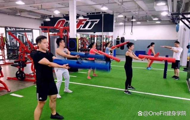 运动完就腰酸疼怎么休息,锻炼后浑身酸疼是继续还是休息