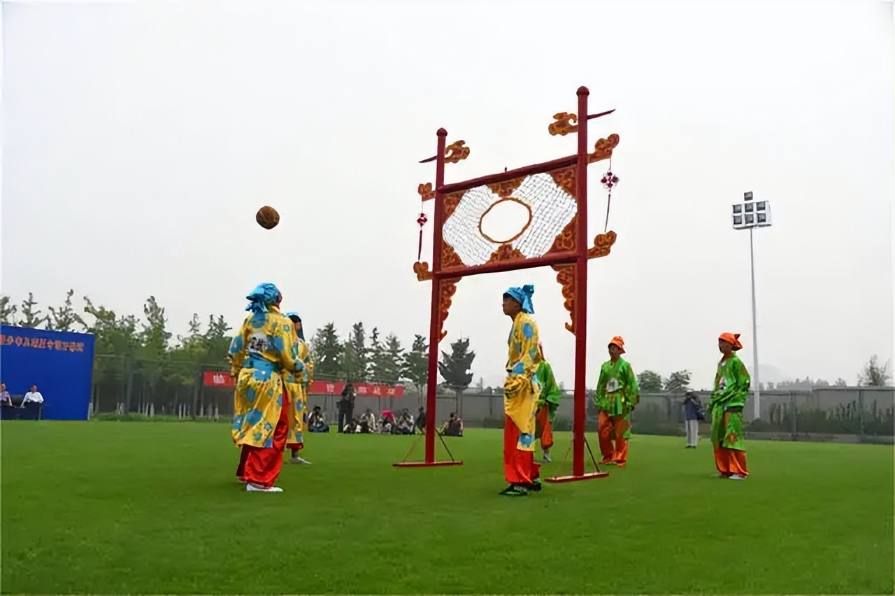 世界杯足球冷知识大全,世界杯踢飞的足球能拿走吗