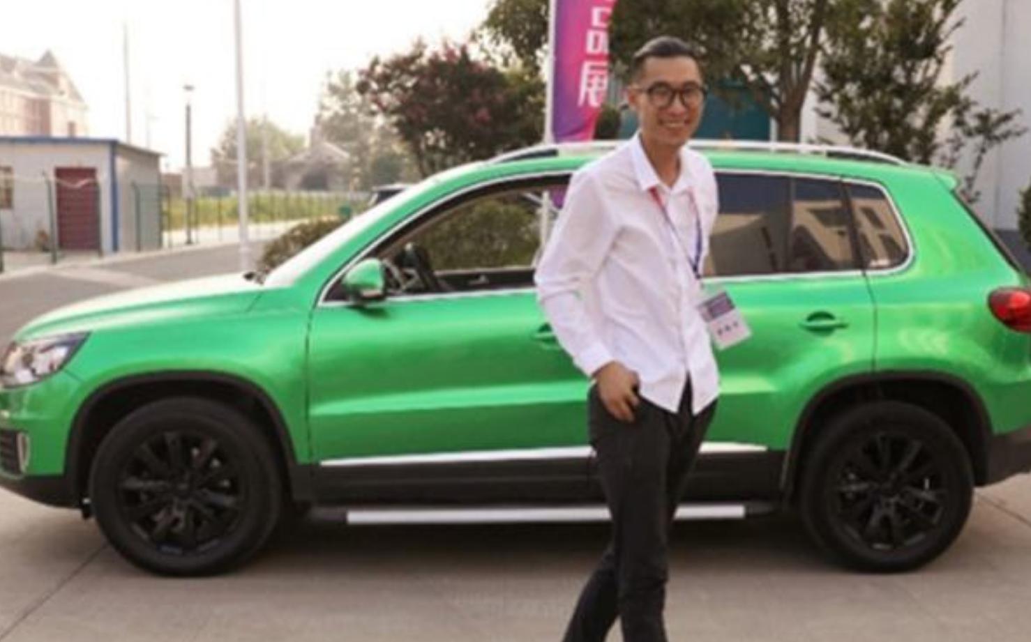 90后卖内衣一个月回本20万,90后小伙做衣服生意