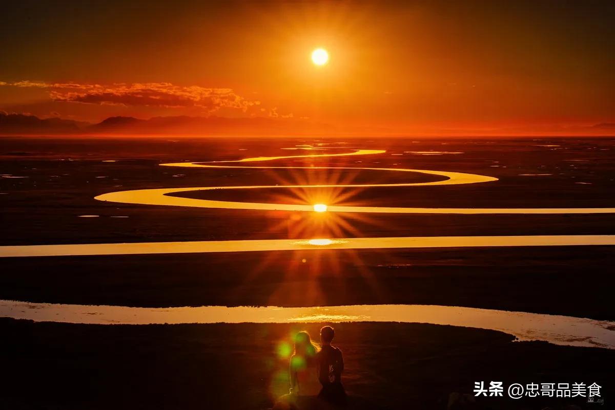 日落晚霞映照九曲十八弯,日落黄昏的九曲十八弯