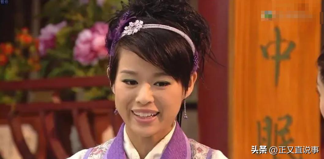 胡杏儿近期红毯对比图 (无滤镜下胡杏儿呈现真实颜值)