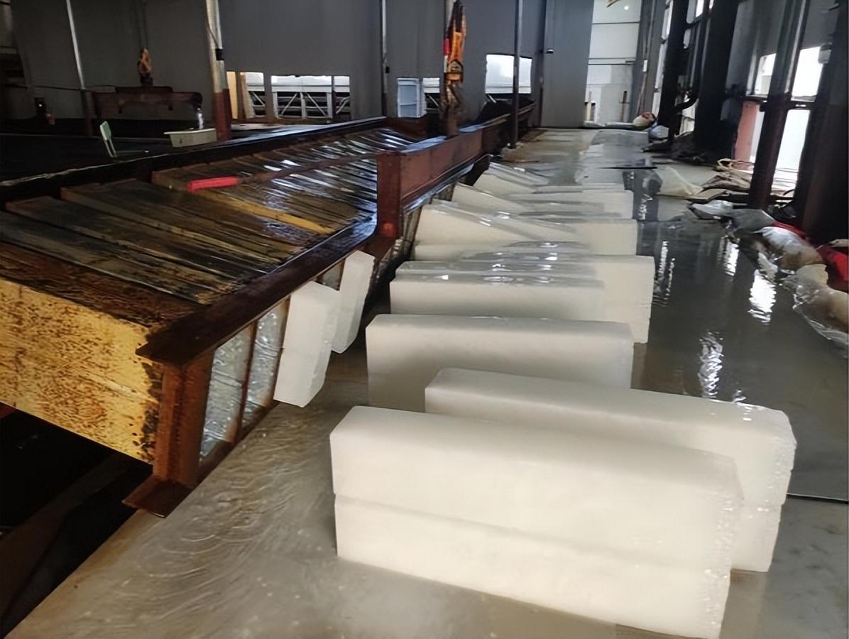 制冰厂制一块冰要多久,制冰厂怎么造冰的