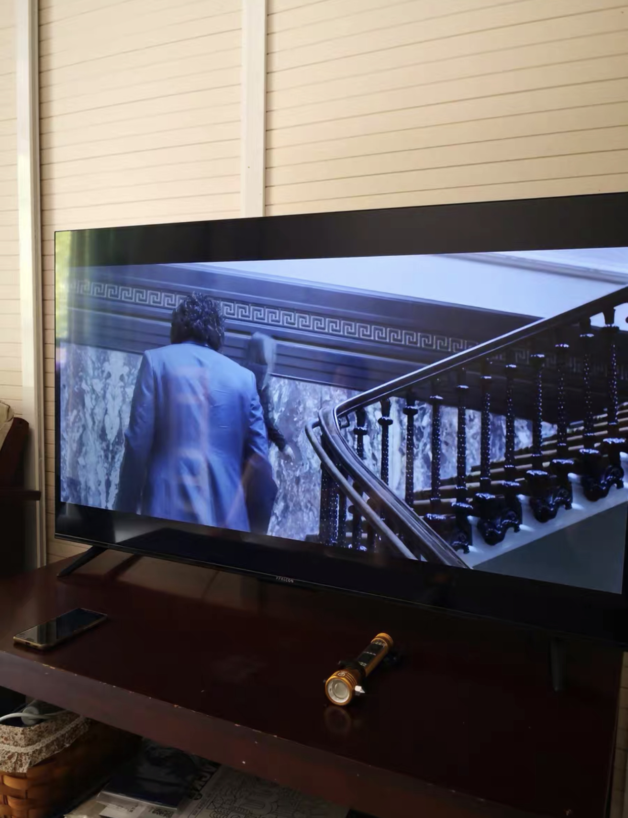 55寸的电视机大不大,55寸电视机不值得推荐