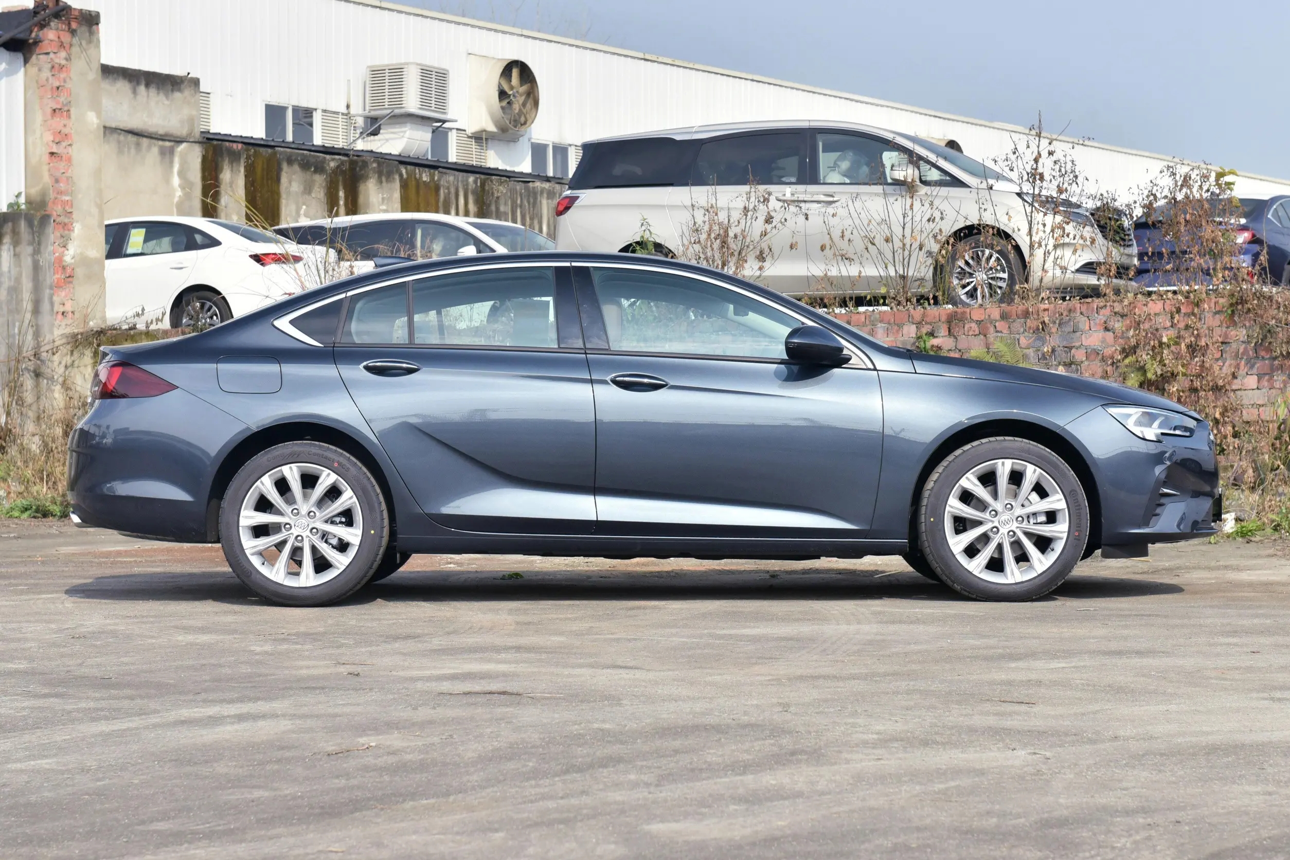 性价比高的中级车,别克君威、大众*萨特帕**和日产天籁怎么选?