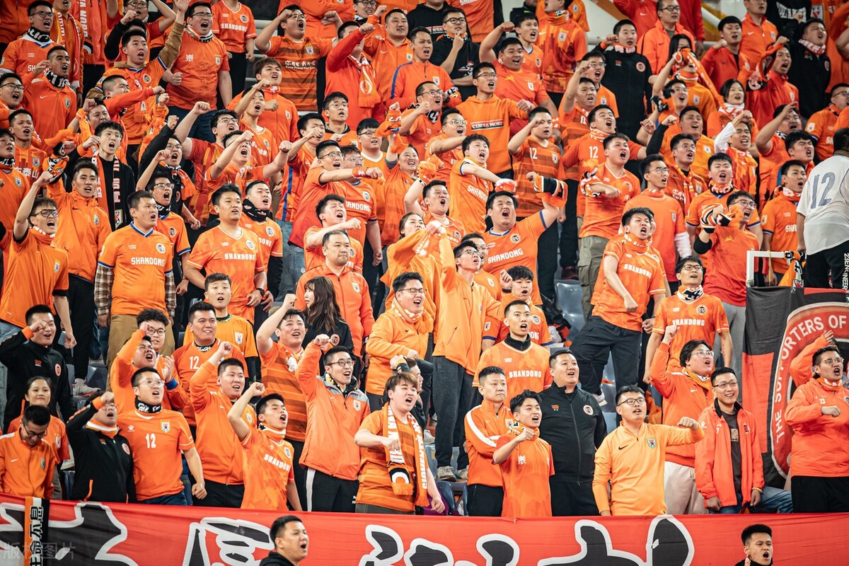 山东泰山球迷无正版球衣可买，只因俱乐部卖球衣是赔本买卖