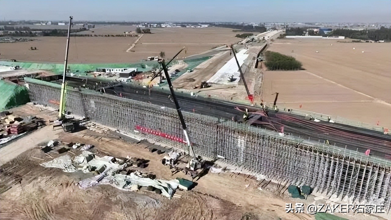 早新闻10.27|关于面向社会公开征集2023年民生实事项目的通告；国考报考指南来了！植物园秋色渐入佳境