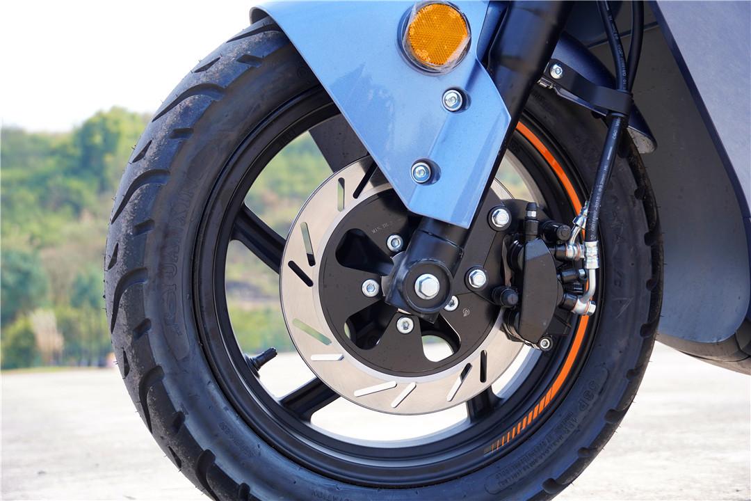 宗申森蓝电动车es5电池价格,宗申森蓝es5三电版共几度电