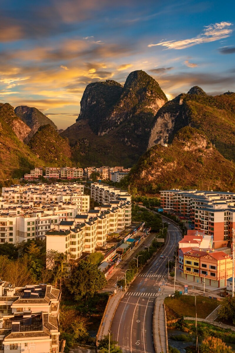 我去广西吃得最“野”的城，和这盘食物对视了一夜