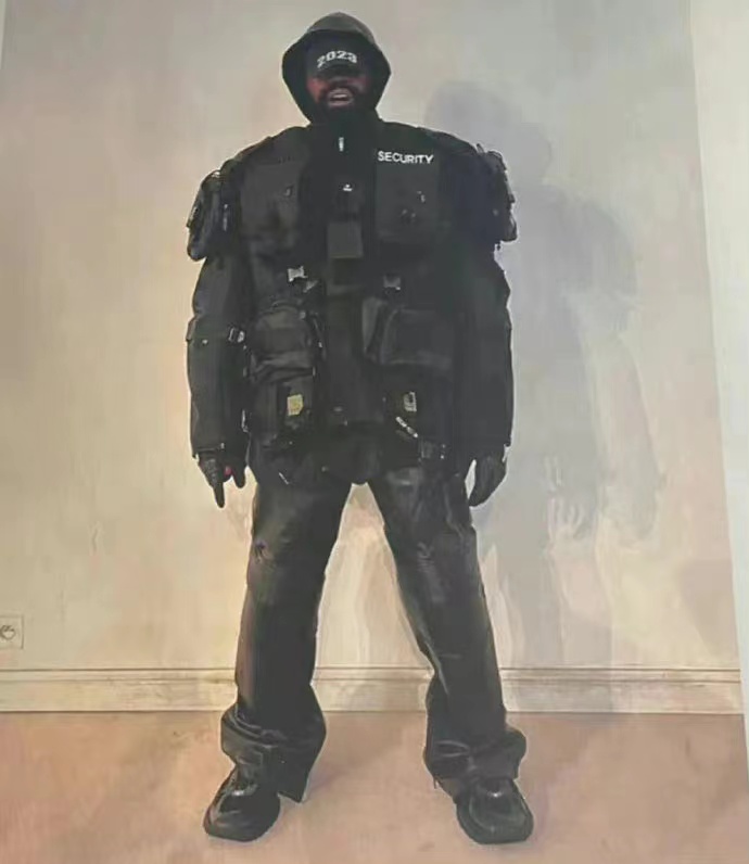 周杰伦时装秀状态,周杰伦巴黎时装周看秀造型