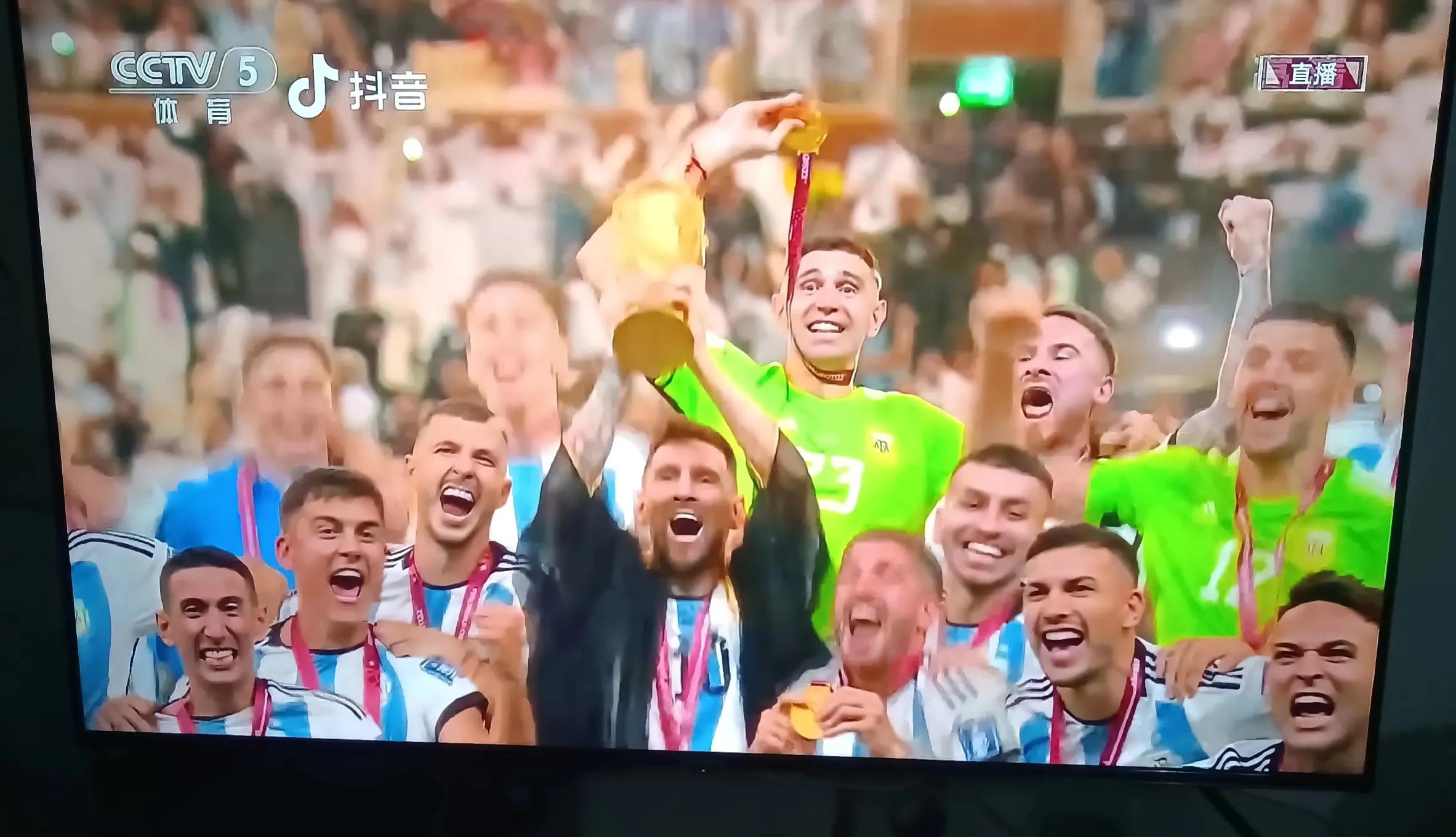 普京祝贺梅西,普京访阿根廷