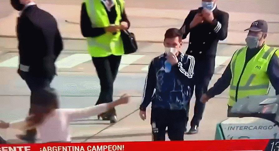 身价上亿娶了个54岁老婆,身价上亿娶54岁女网红