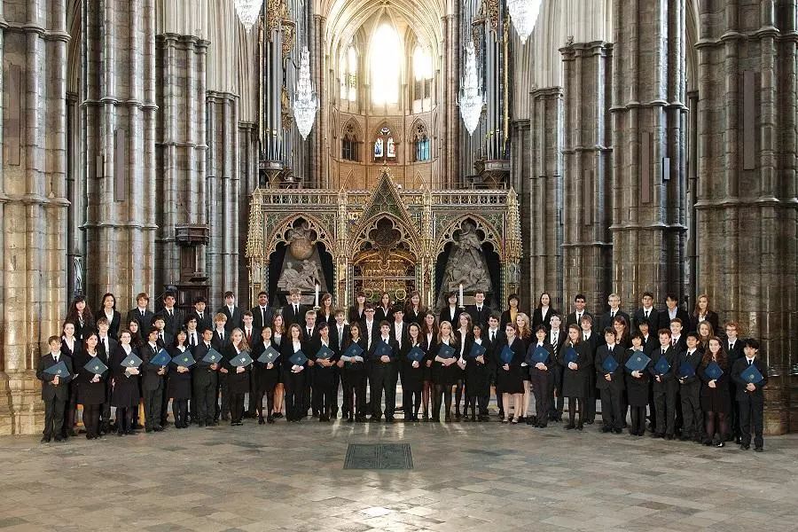 英国王室怎样住进白金汉宫,英国哈罗国际入学条件