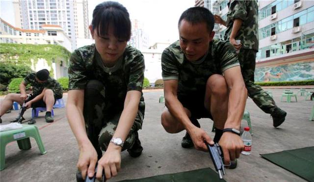 隐蔽性极好的小手机,隐蔽性强的小枪