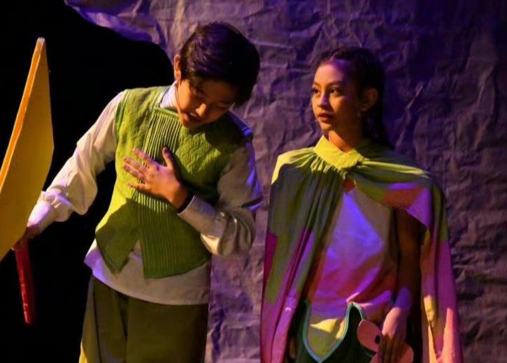 被时代洪流裹挟年轻人,被流量裹挟