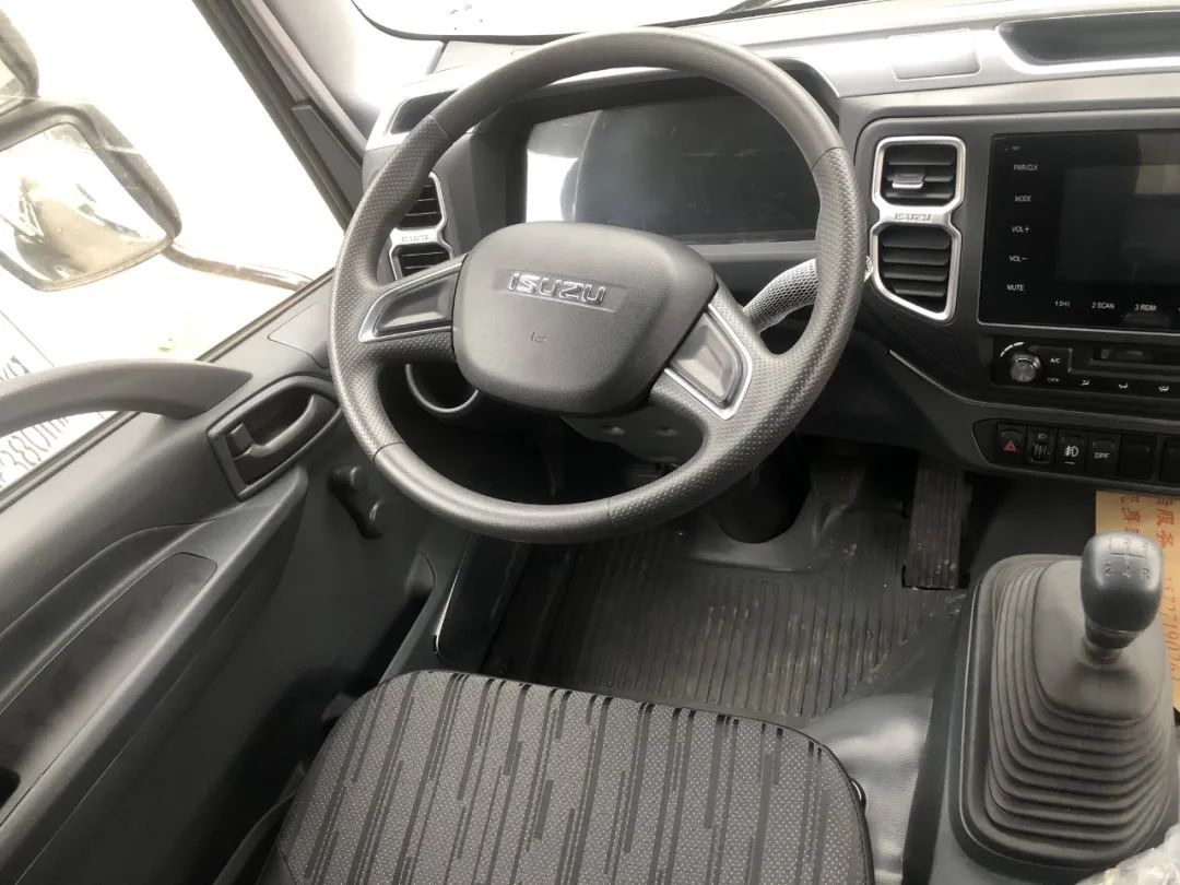 十堰龙信二手车市场雅阁,十堰龙信国际汽车城二手车直播