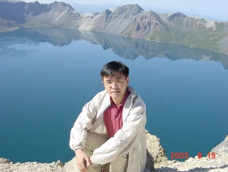 闫冰教授课题组在*土稀**发光MOF材料荧光检测方面的研究进展