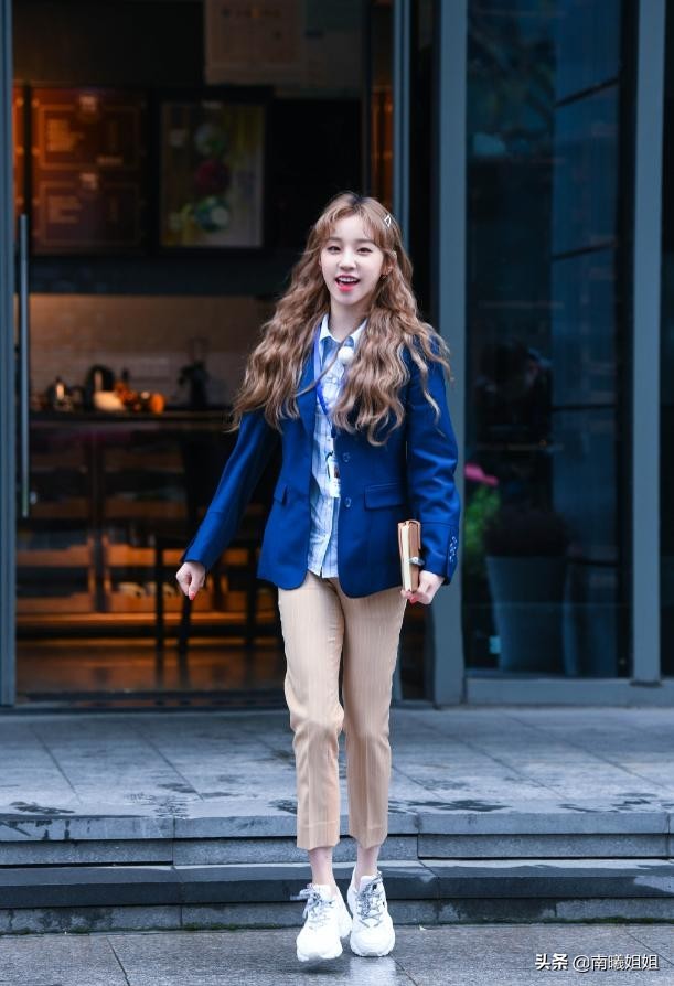 蜜桃臀不受宠了，现在流行的是克拉臀！网友：难怪直男都喜欢