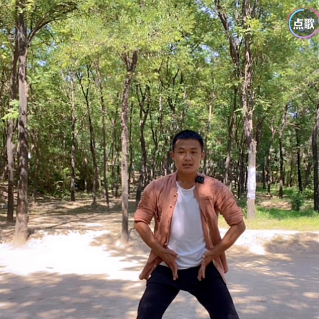 开髋圆裆,练胯圆裆