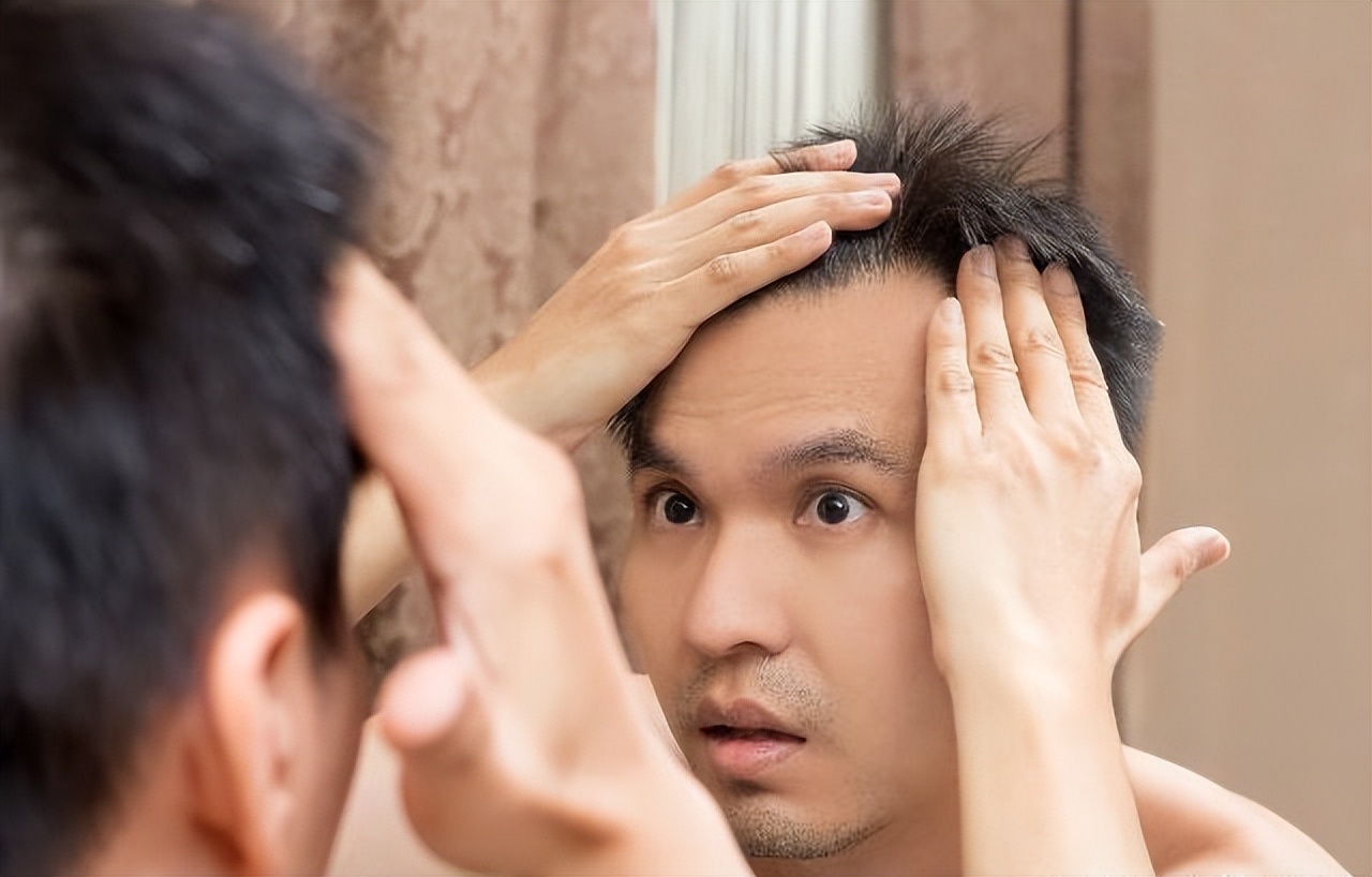 头皮上经常长疙瘩和脓包是怎么了,头皮上有脓疙瘩是怎么回事