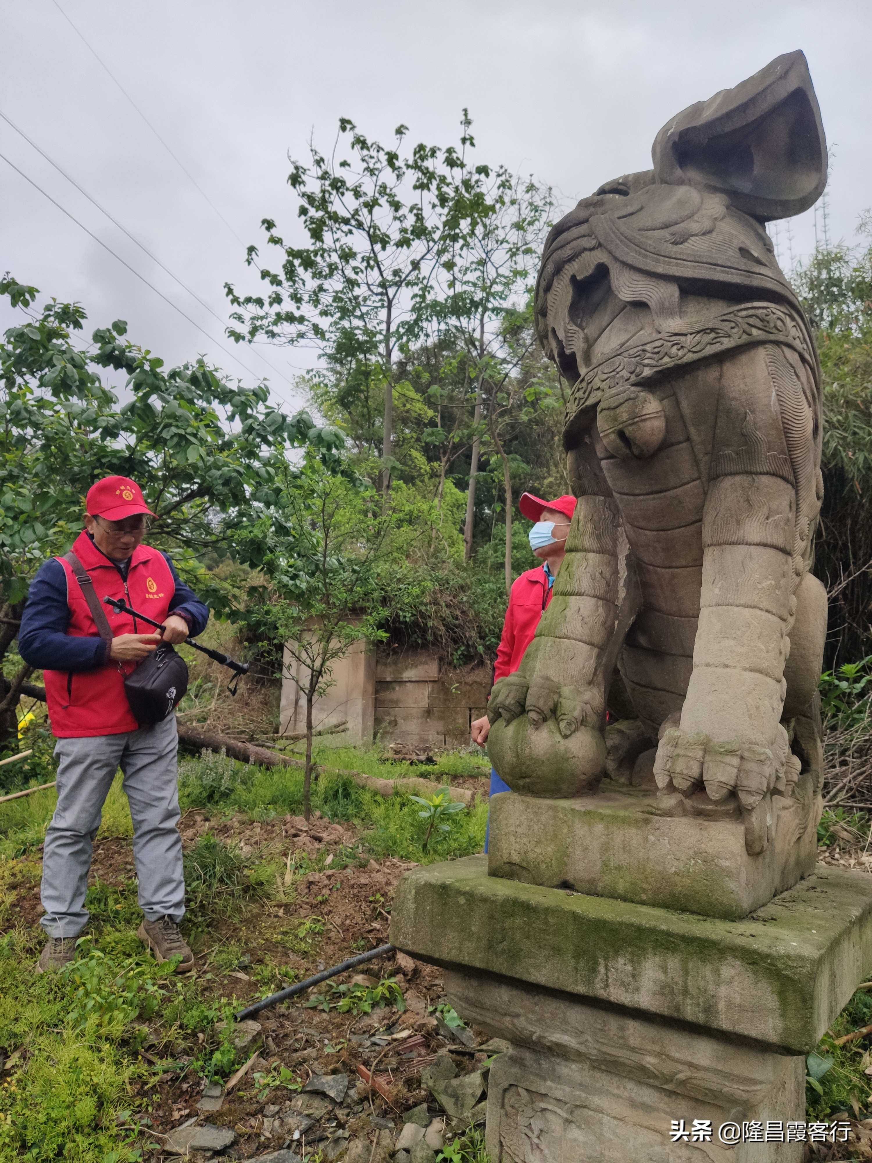 隆昌石燕桥古墓,隆昌石燕桥石狮子