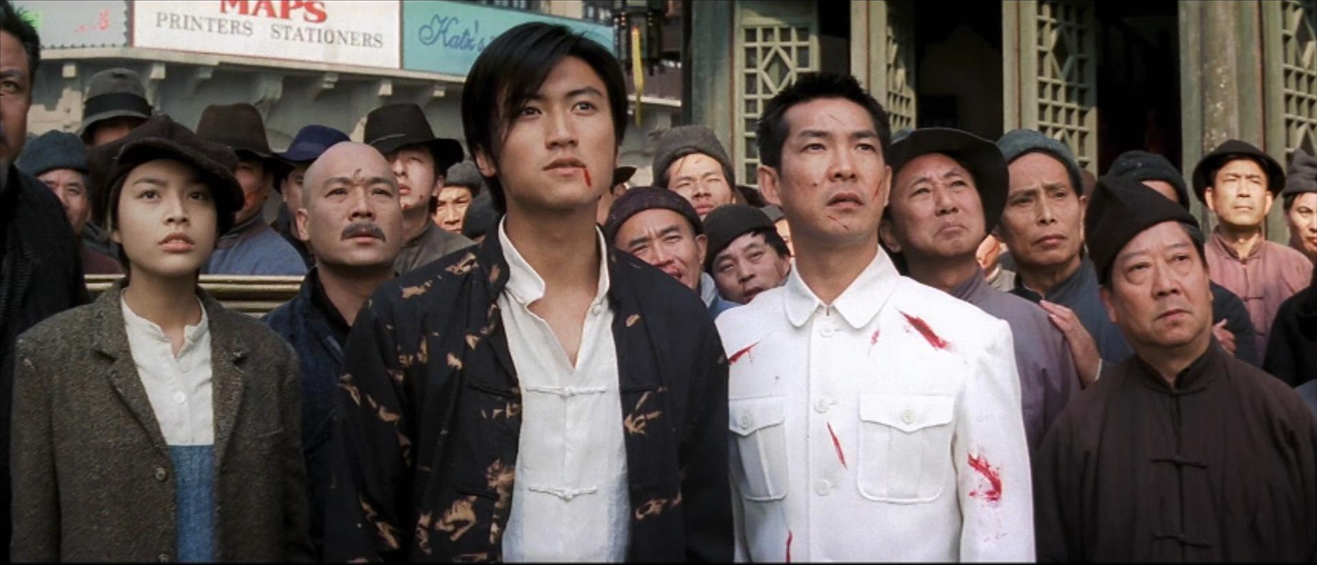 女配露大腿，反派成X战警，同样《华英雄》，胡兵比郑伊健差远了