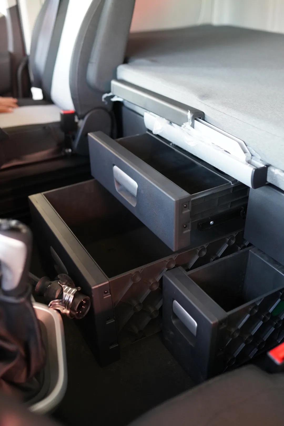 上汽红岩杰狮h6牵引车试驾报告,上汽红岩杰狮h6欧标版