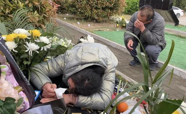 哪有岁月静好只是人为你负重前行,哪有岁月静好只是有人负重前行