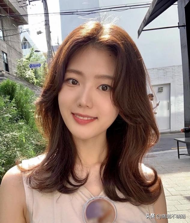 鱼尾发型中长发,鱼尾发型适合什么刘海女