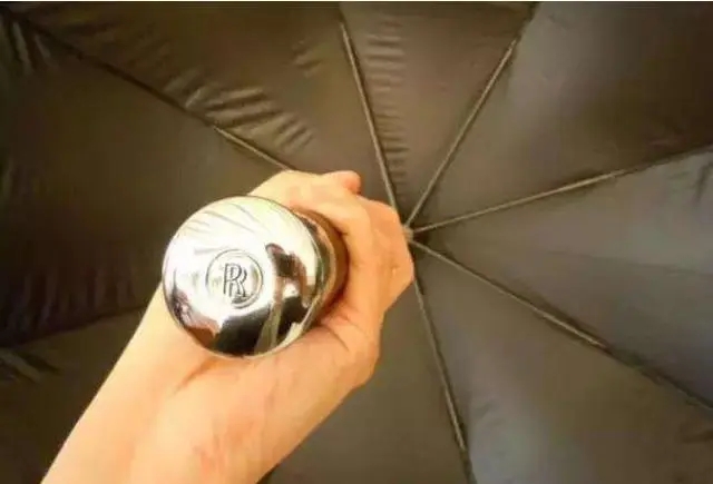 价值10万的劳斯莱斯雨伞凭啥卖,劳斯莱斯雨伞成本