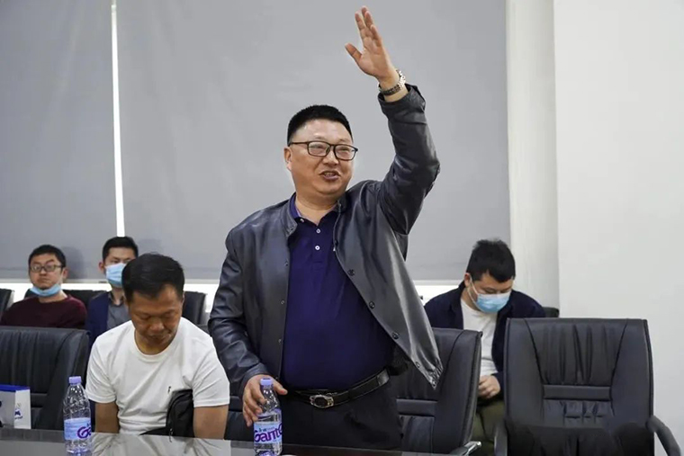 大宝漆联合成都市门窗协会举办“共建生态”木门整装定制交流活动