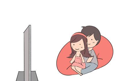 看电影男生握着女生手,看电影男生轻轻搂着女生腰