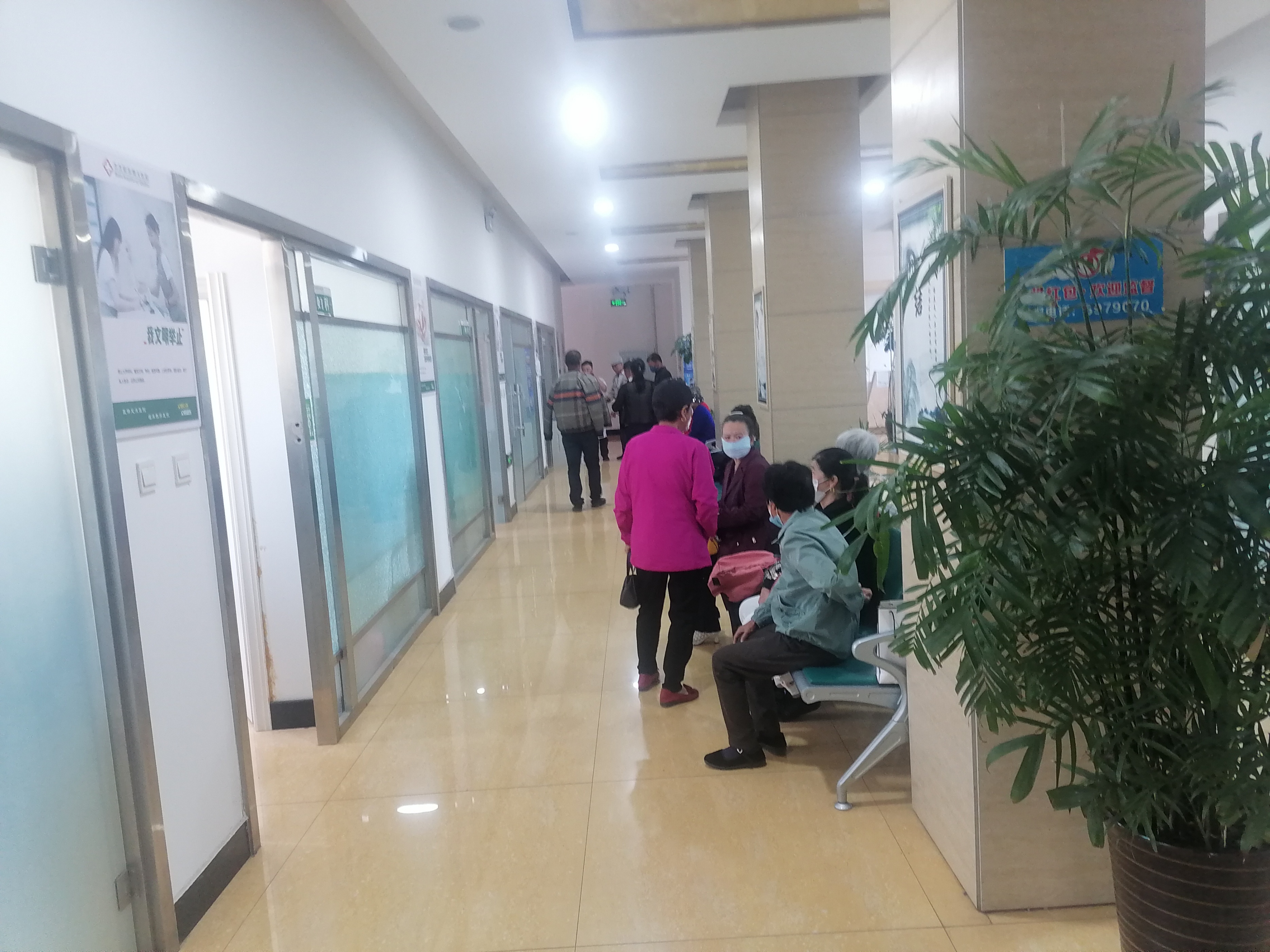 爱心义诊进乡村为民服务暖人心,爱心义诊为偏远乡村群众送健康