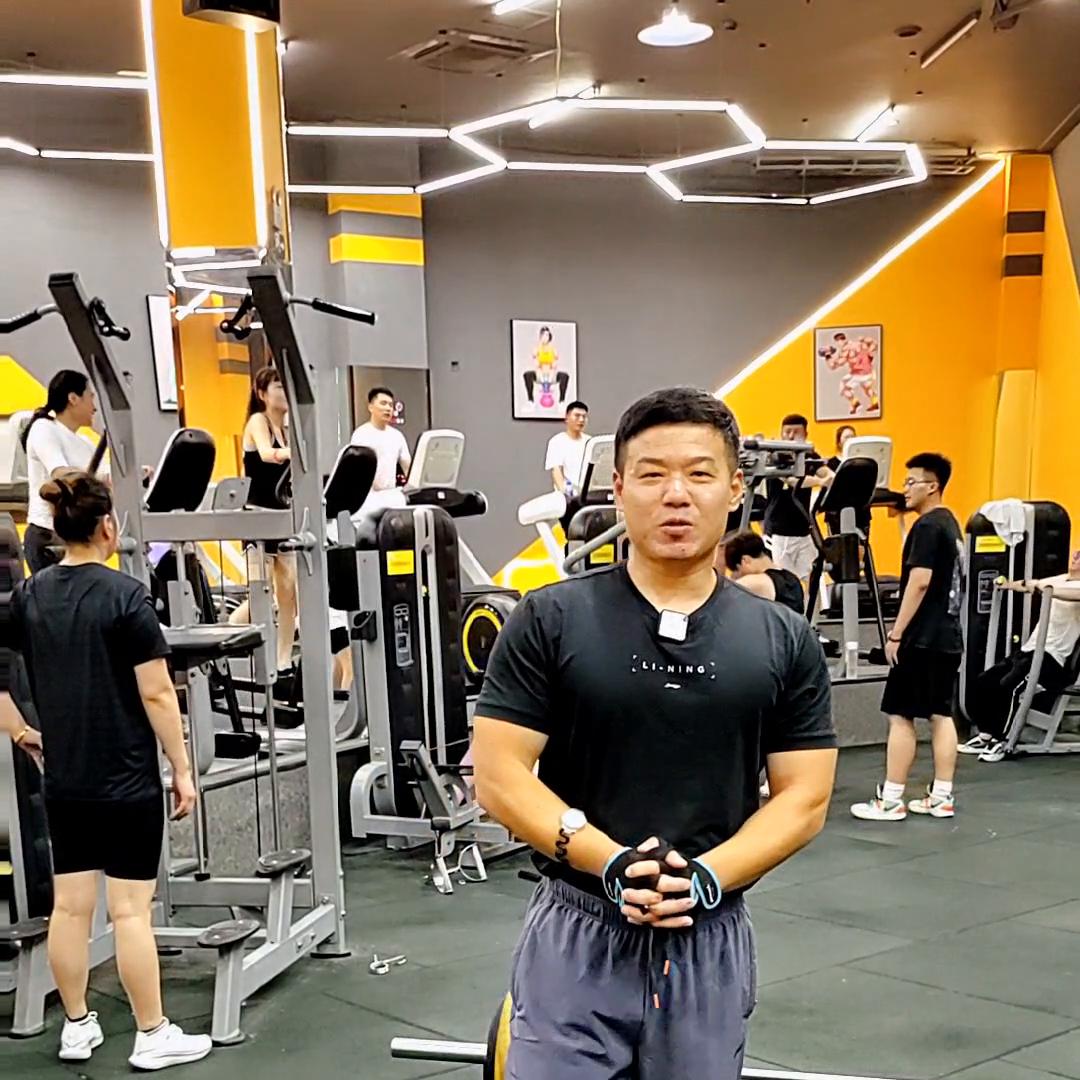 竖脊肌杠铃屈膝硬拉,屈膝硬拉练竖脊肌