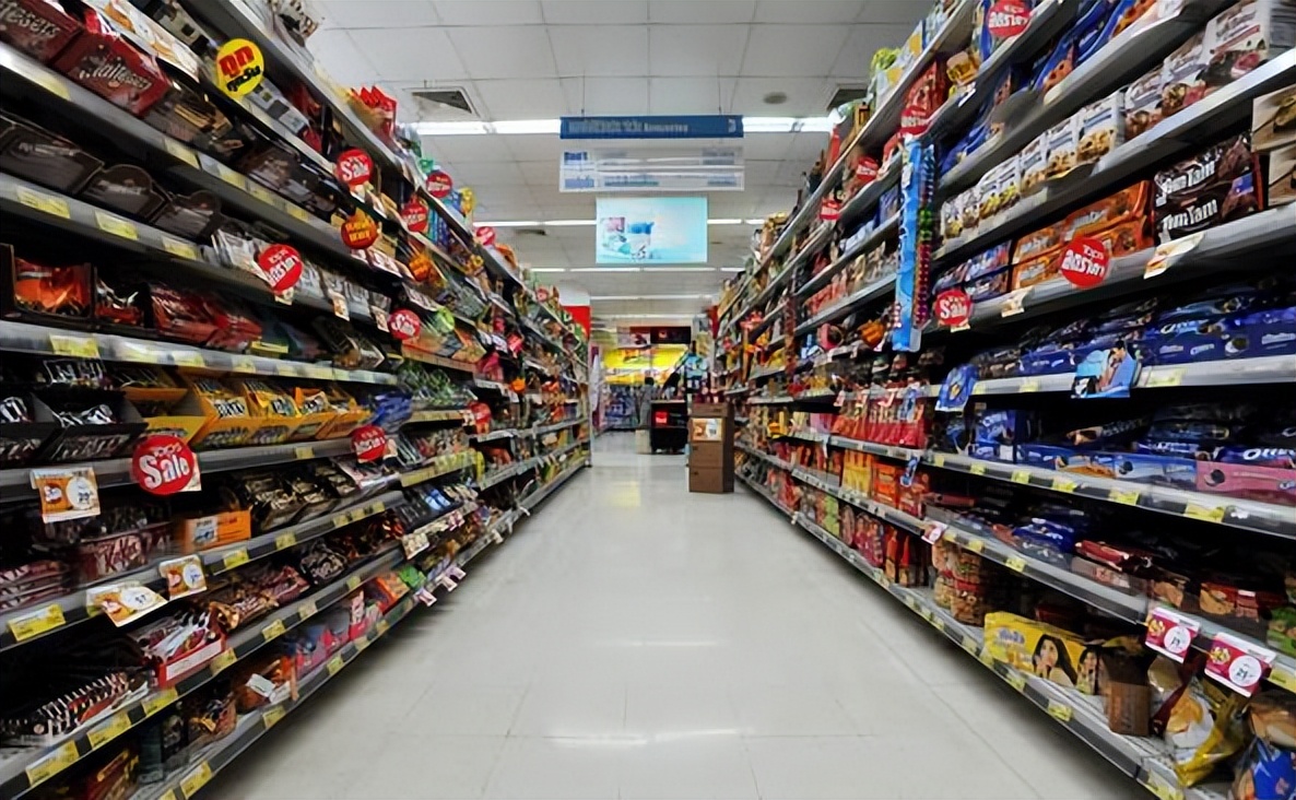 一张越南50000万盾纸币值多少钱,一百块人民币在越南能买什么