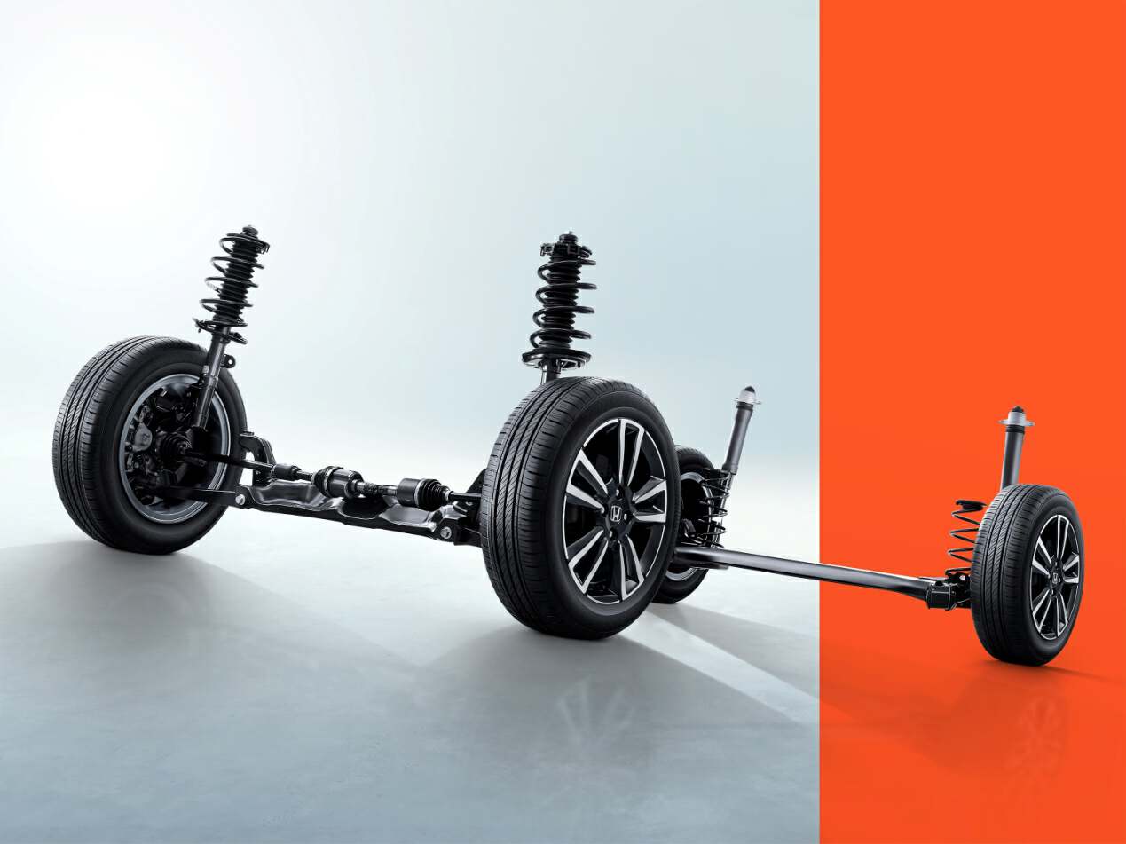 新飞度比老飞度空间更大,新飞度两款车型哪款更值得买