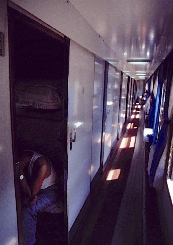 侵华日军*行暴**照片，女子为活命，脱衣服让日本人拍摄，*辱侮**致死