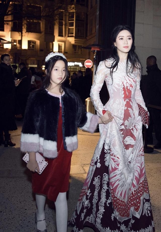 田海蓉被抛弃后活得最精彩,田海蓉丈夫葬礼视频