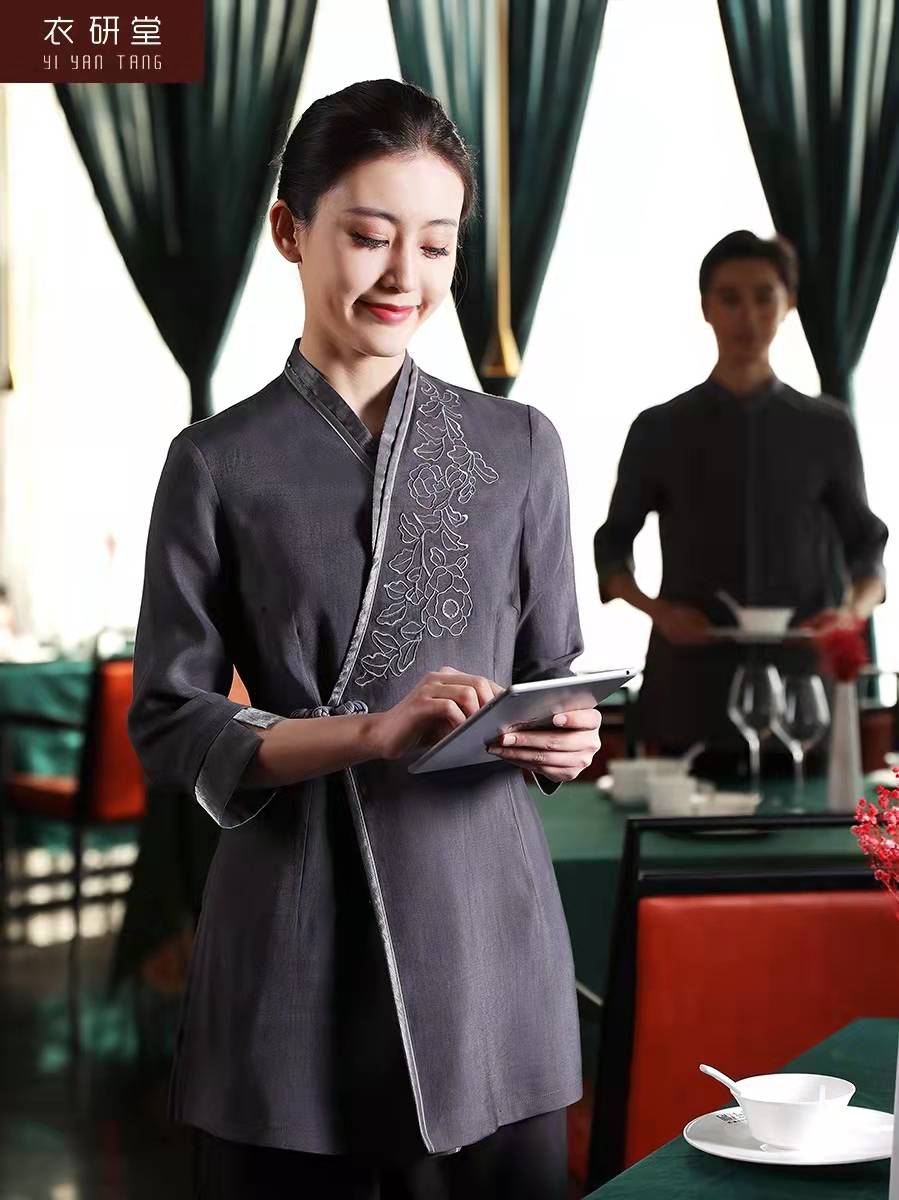 中日制服对比,中日服务员区别