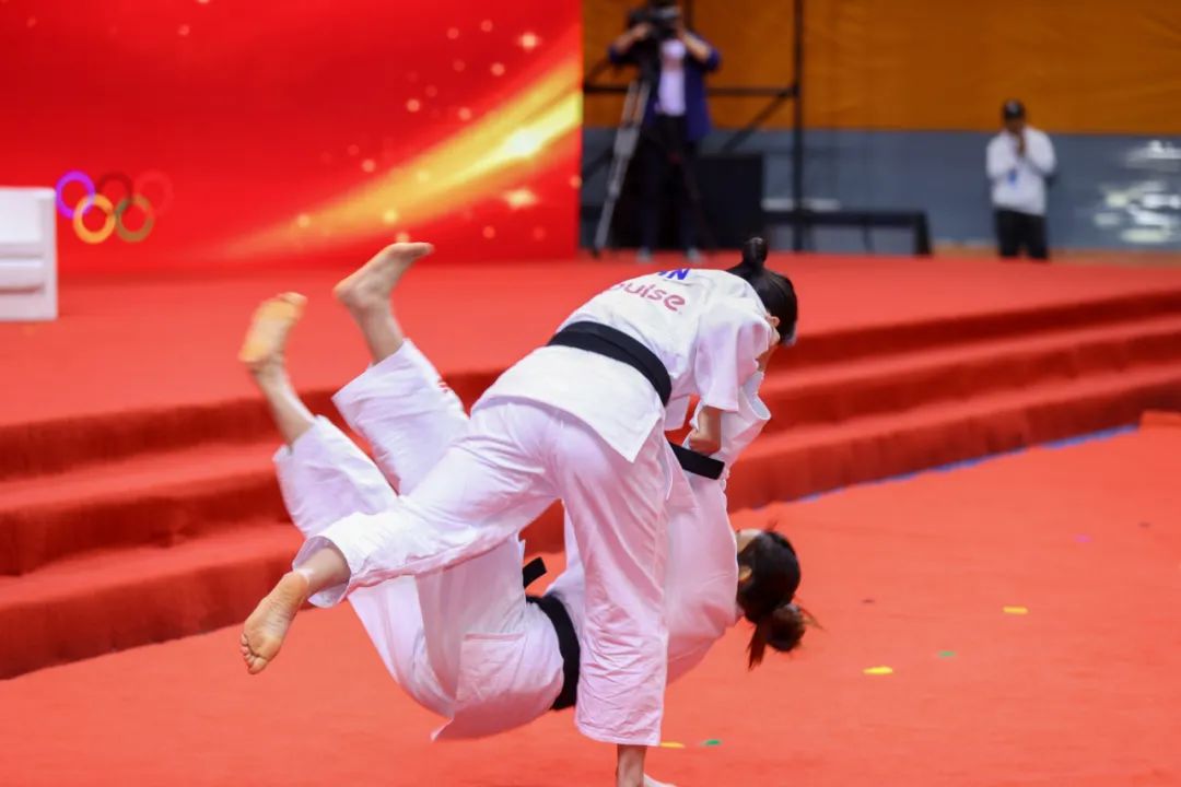 五位奥运冠军抢金牌,2021奥运冠军走进人民大会堂