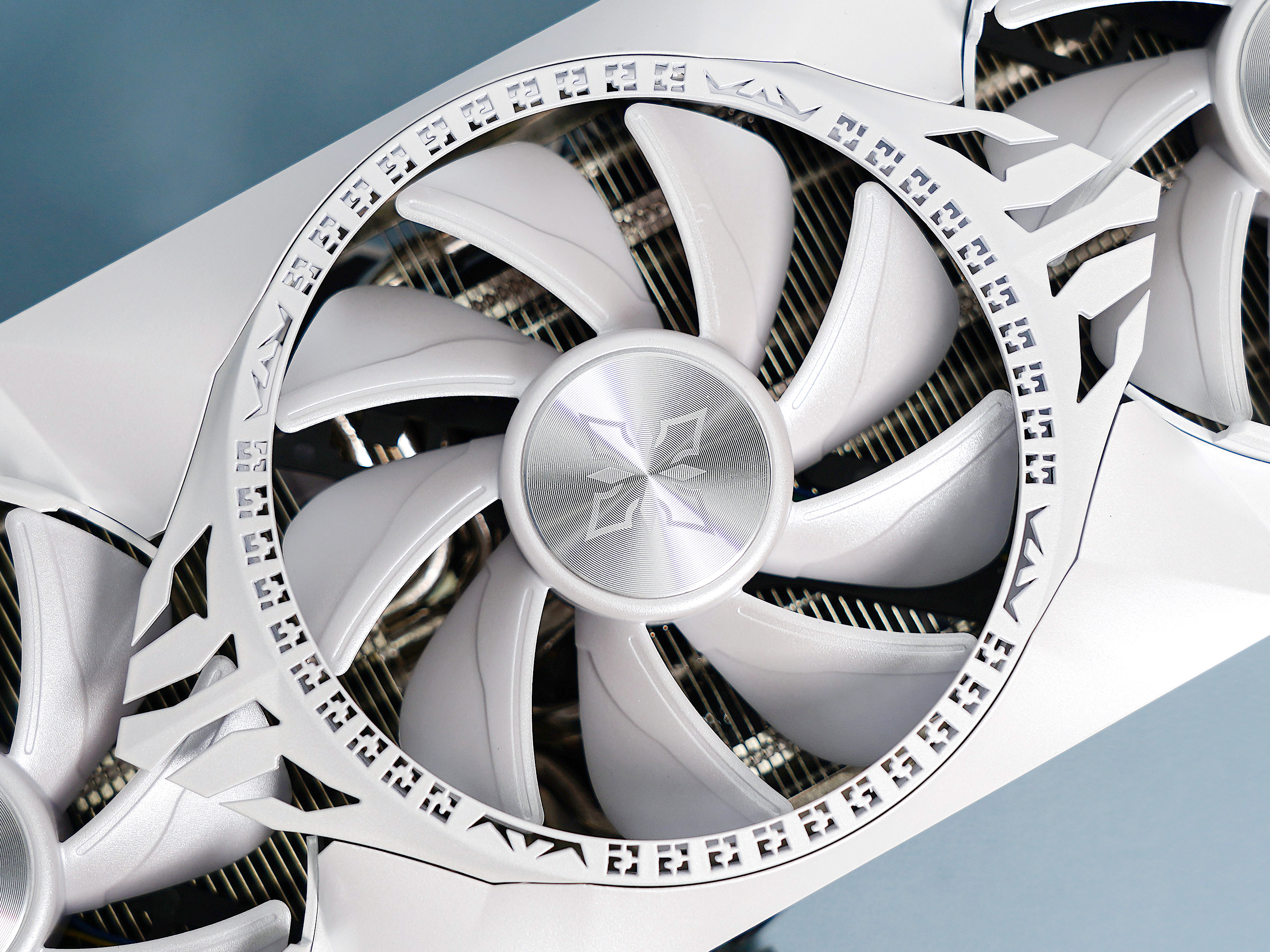 最新装机方式：背插式体验，I7+B760+RTX4070Ti攒台白白的主机