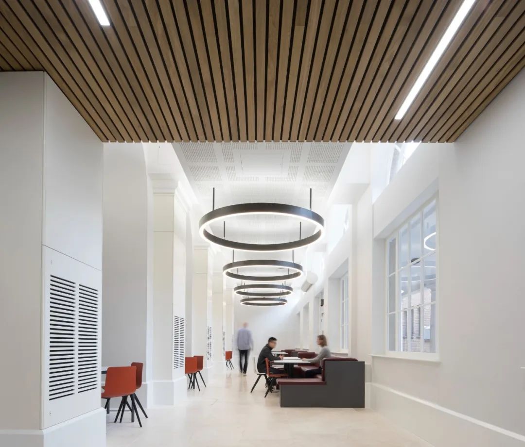 历史遗产的天然教科书｜建在百年历史保护区的学校合集