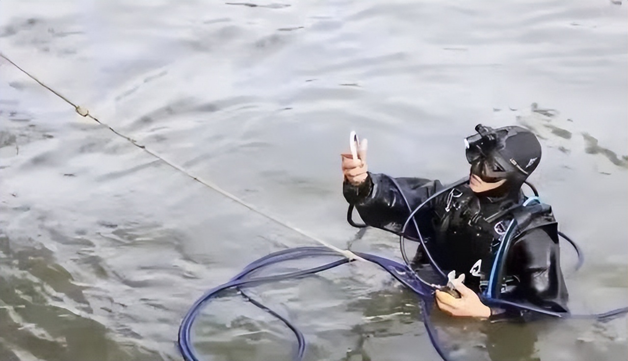 男子家有五娃难凑活,五一期间靠捞机日入破万,网友:我上我也行