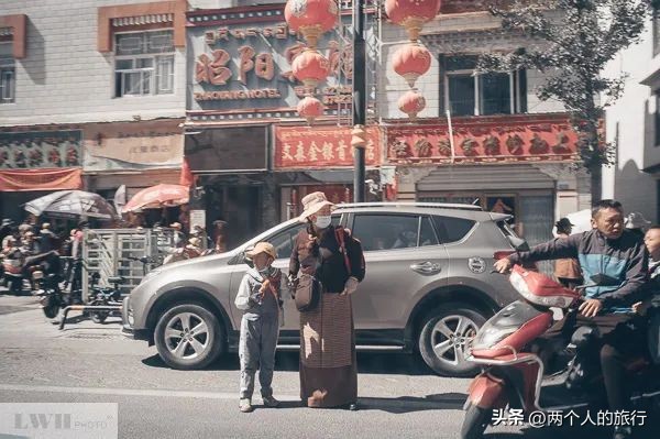 拉萨烈阳下,偷来了一天——两人单车穿越阿里行17