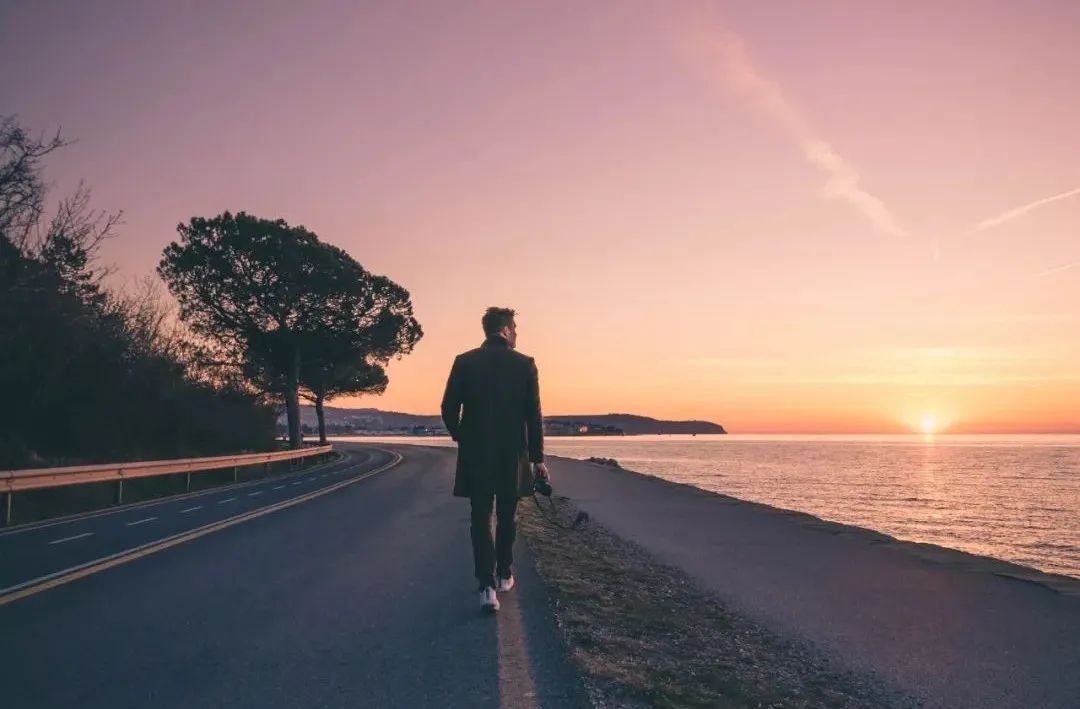 聪明过剩的时代靠谱是唯一的技巧,聪明过剩的年代靠谱才重要