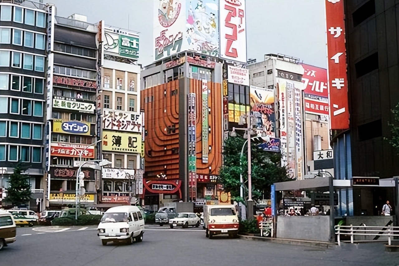 日本危在旦夕：贸易逆差愈演愈烈，被国情拖垮的日本经济