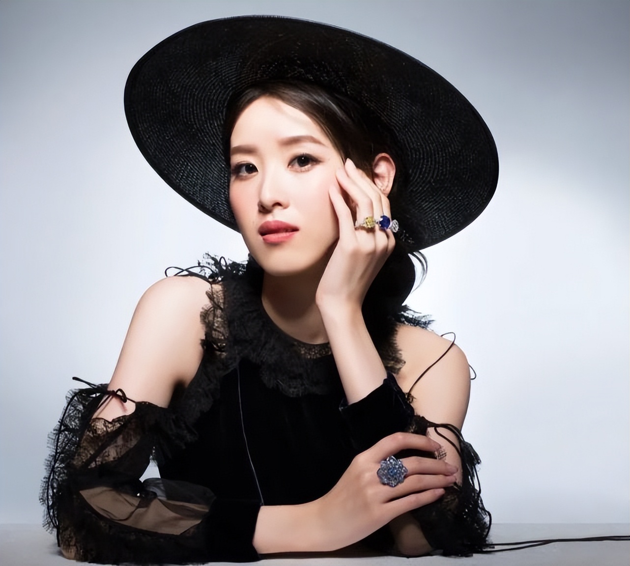 章泽天的成长史,章泽天从小就有野心